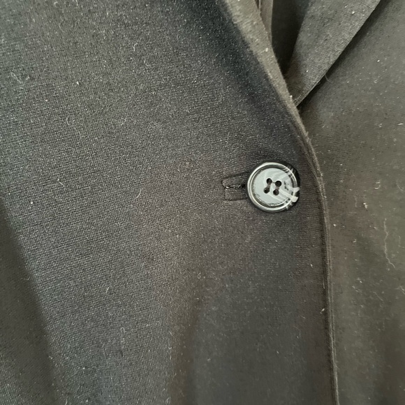 Elizabeth & James Black one-button Blazer - Picture 4 of 16